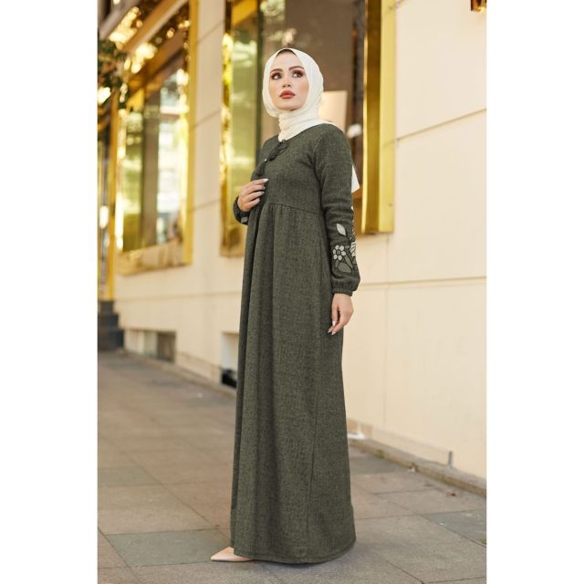 Plus Size Abaya - 4 colors, knitted fabric with flower embroidery on sleeves - Arabian Boutique